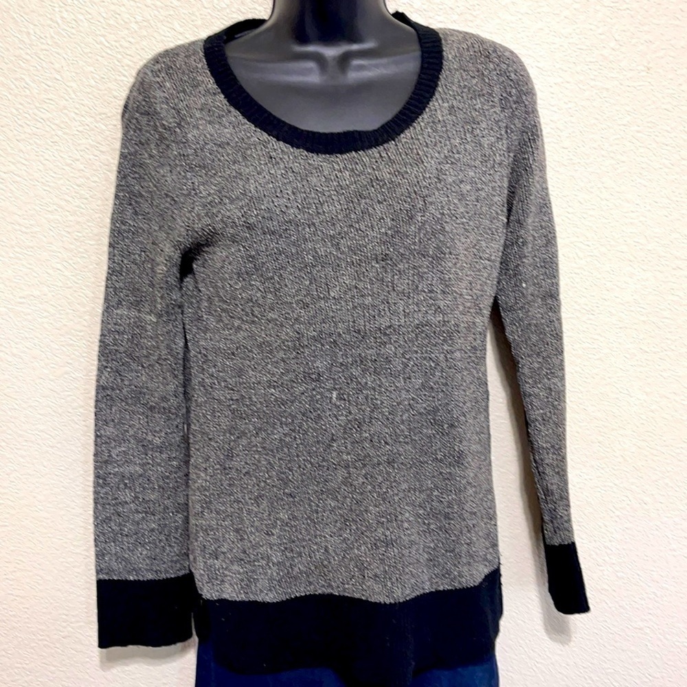 FIELEL FLOWER Black & White Anthropologie Sweater